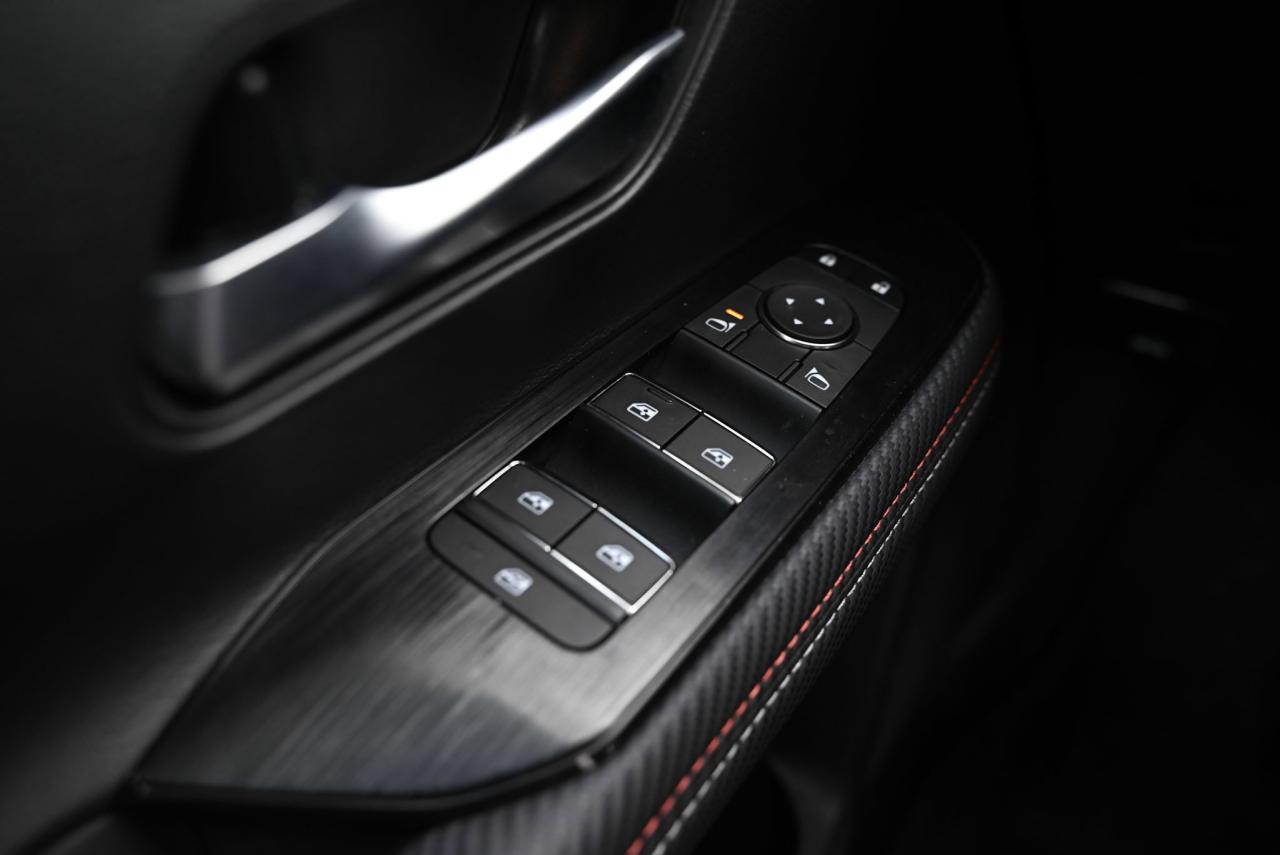 2025 Nissan Kicks SR/ Fully loaded/ AWD/ Nissan Company Vehicle Photo