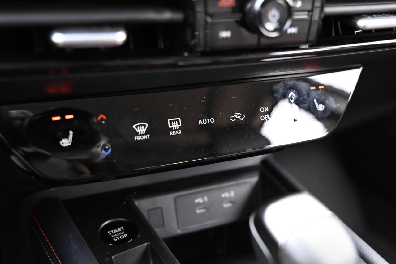 2025 Nissan Kicks SR/ Fully loaded/ AWD/ Nissan Company Vehicle Photo