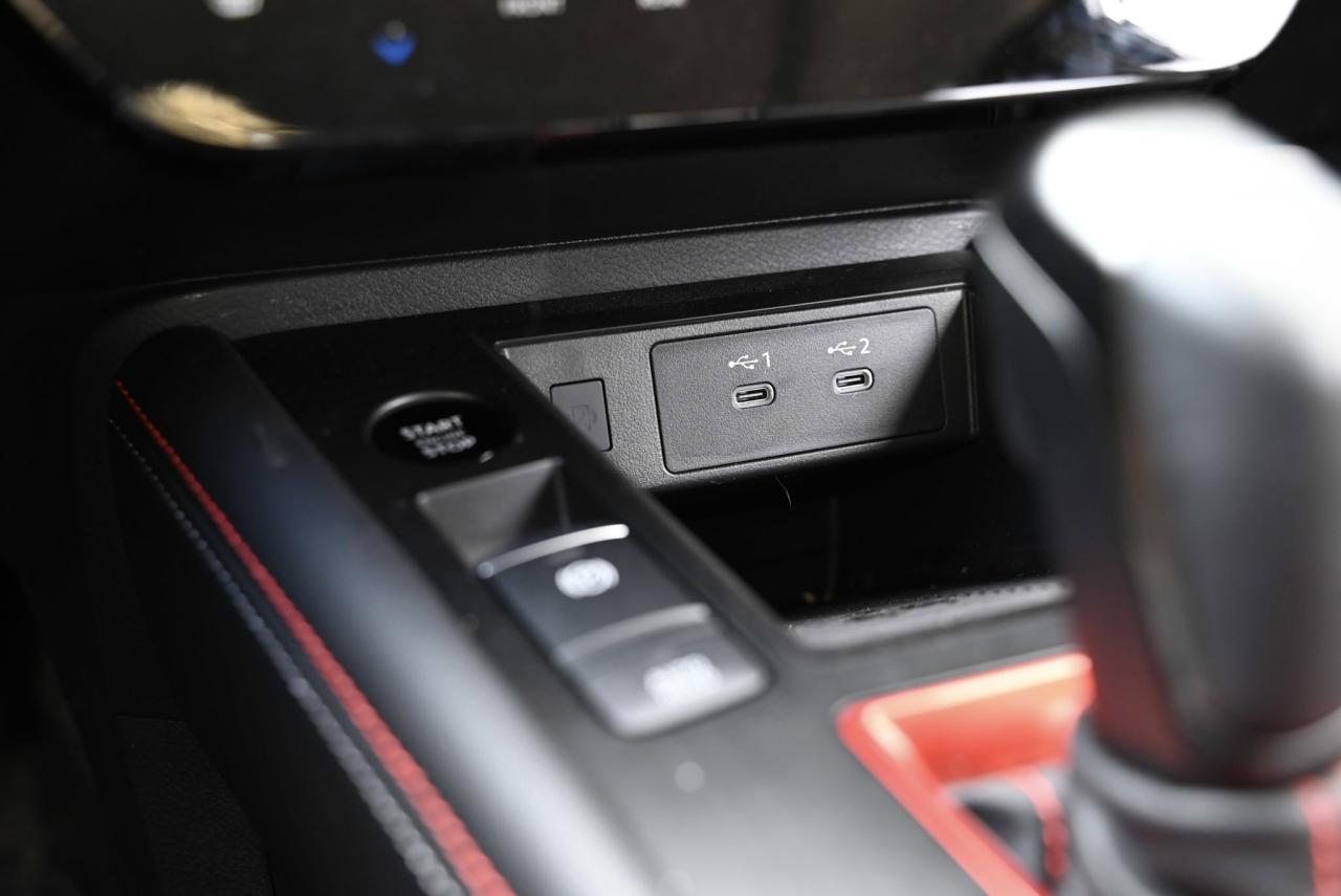 2025 Nissan Kicks SR/ Fully loaded/ AWD/ Nissan Company Kicks/ ONLY Photo