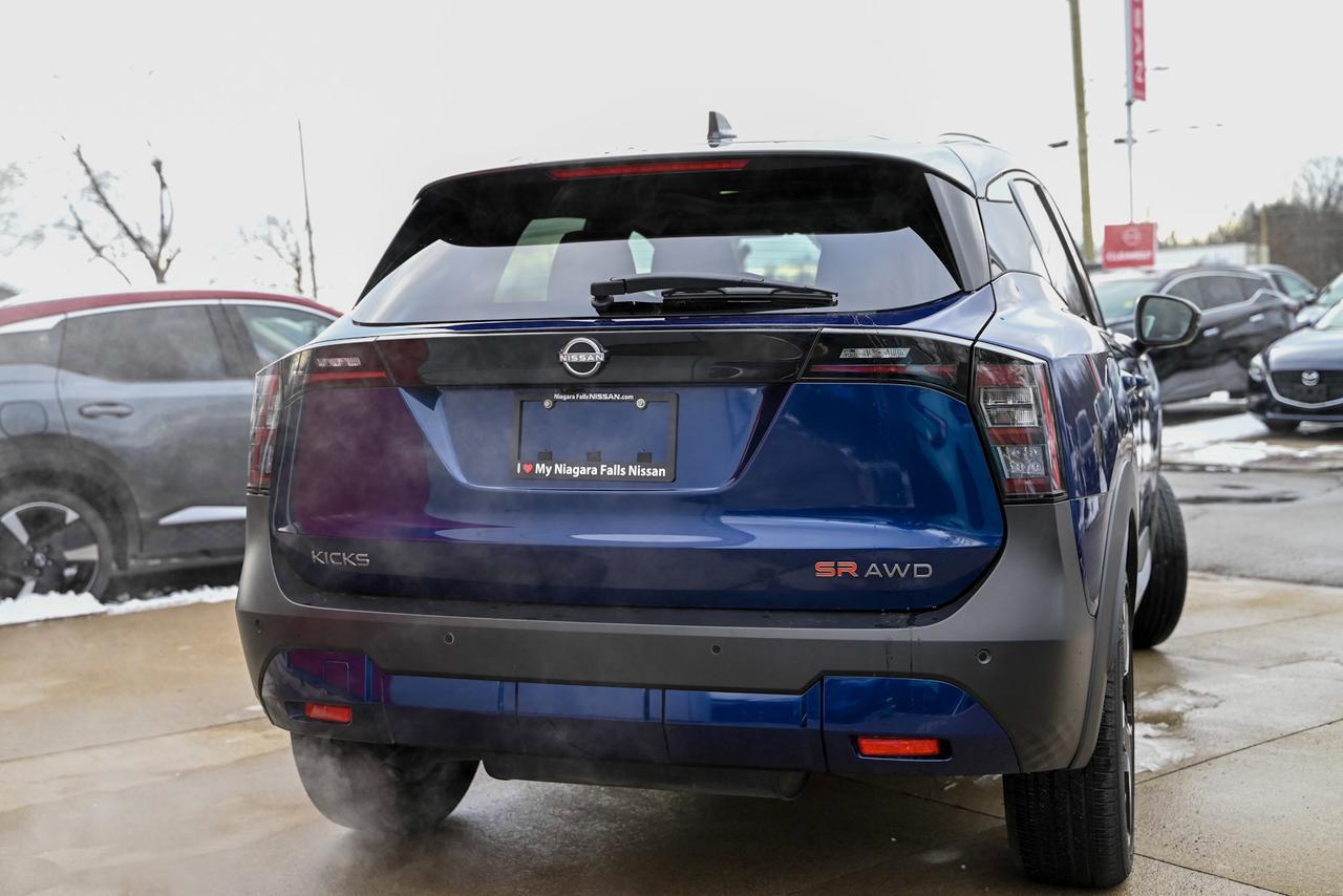 2025 Nissan Kicks SR/ Fully loaded/ AWD/ Nissan Company Kicks/ ONLY Photo3