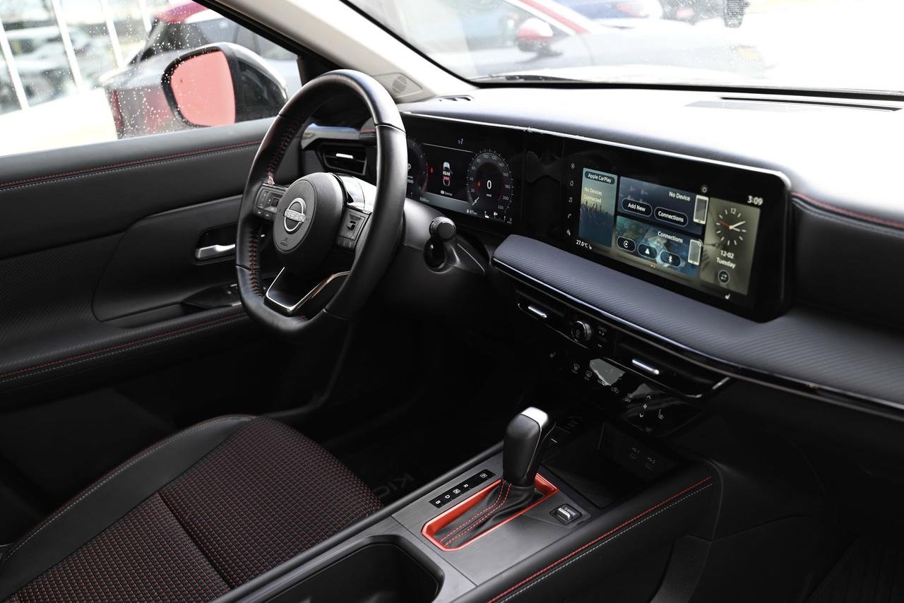 2025 Nissan Kicks SR/ Fully loaded/ AWD/ Nissan Company Kicks/ ONLY Photo