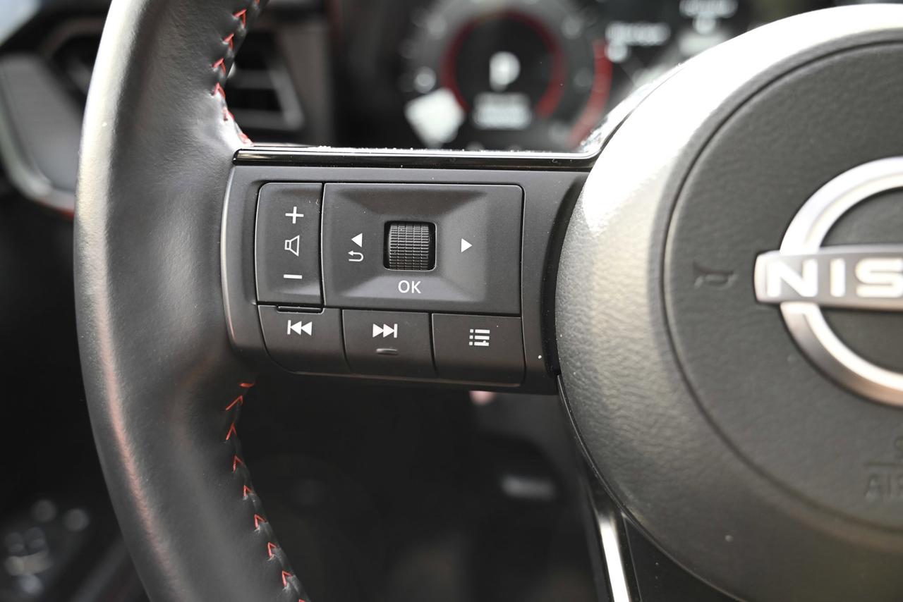 2025 Nissan Kicks SR/ Fully loaded/ AWD/ Nissan Company Kicks/ ONLY Photo