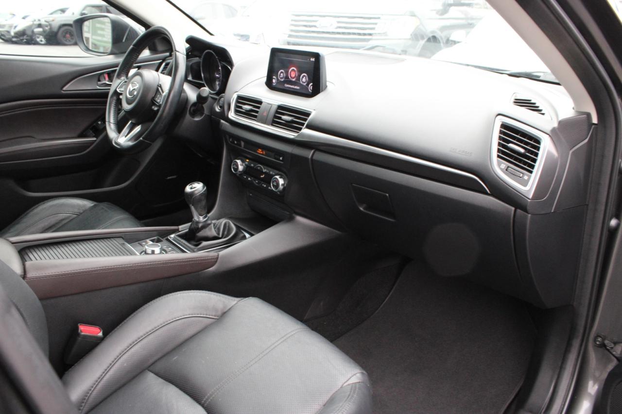 2018 Mazda MAZDA3 GT MANUAL SEDAN Photo