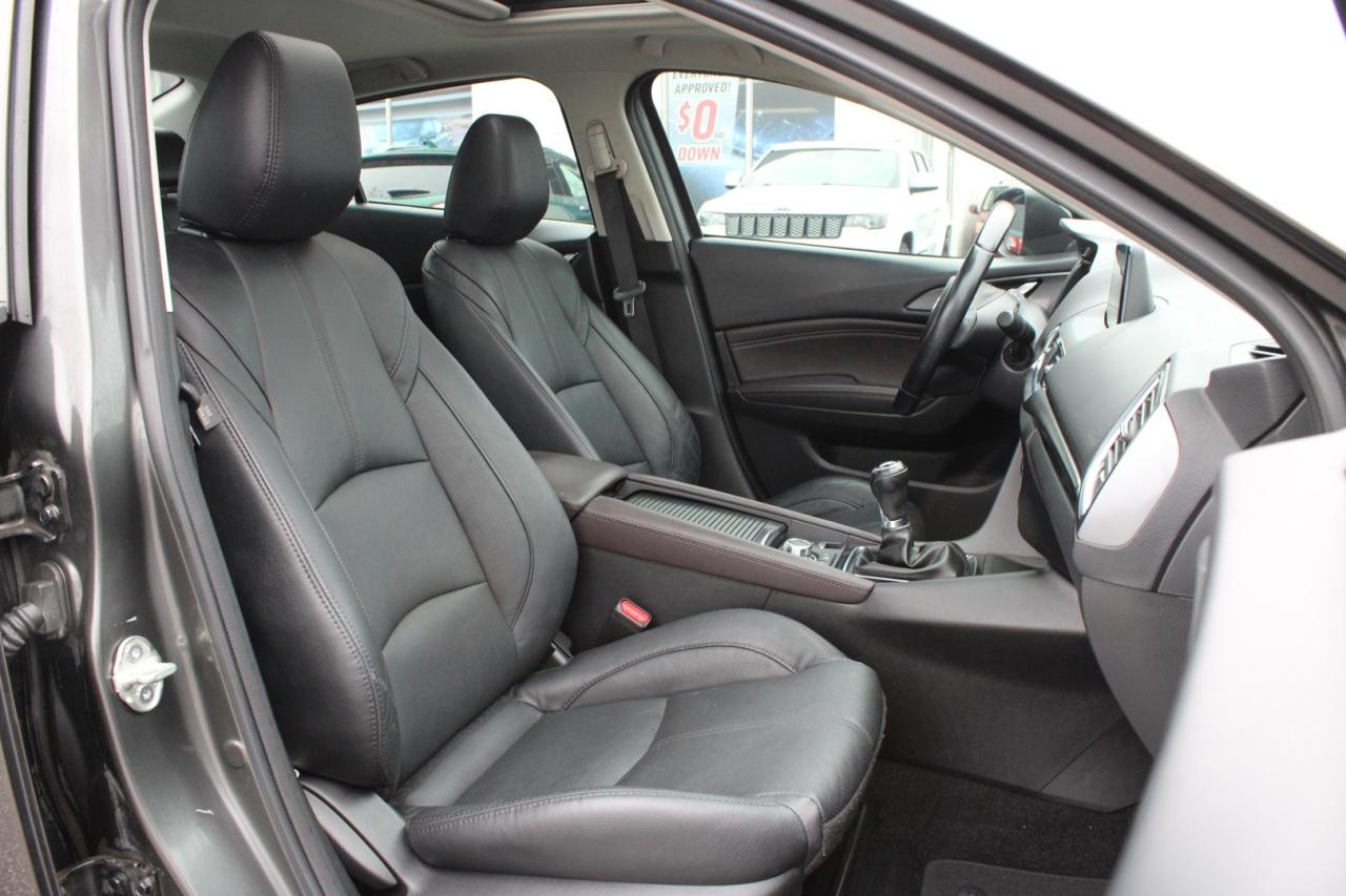 2018 Mazda MAZDA3 GT MANUAL SEDAN Photo