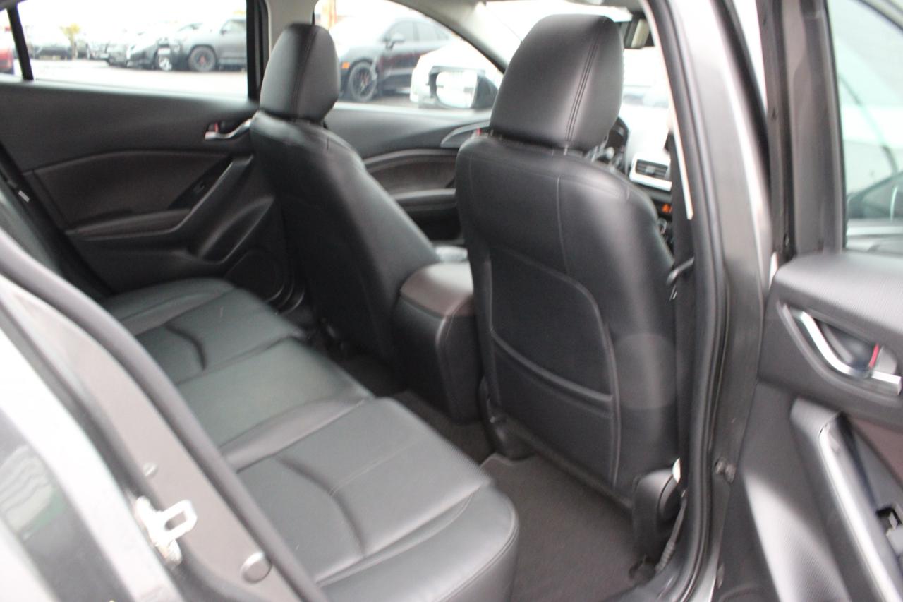 2018 Mazda MAZDA3 GT MANUAL SEDAN Photo