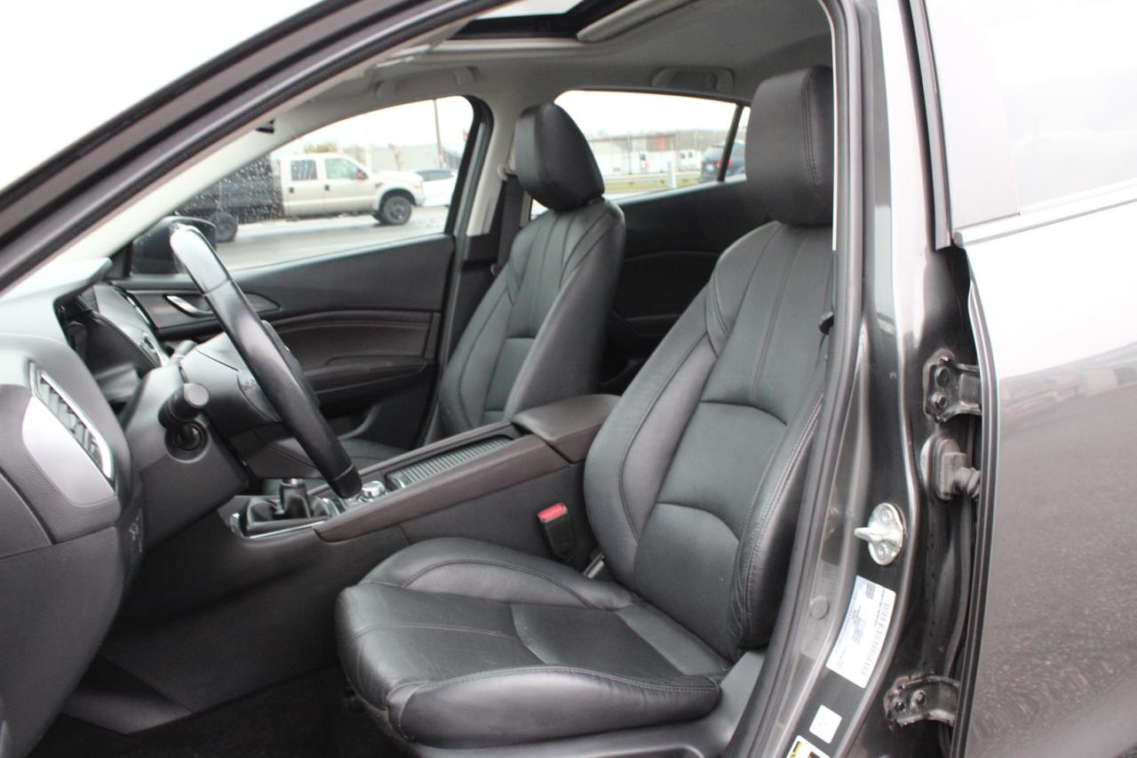 2018 Mazda MAZDA3 GT MANUAL SEDAN Photo