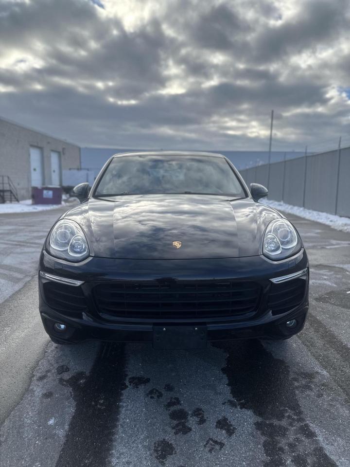 2017 Porsche Cayenne  Photo2