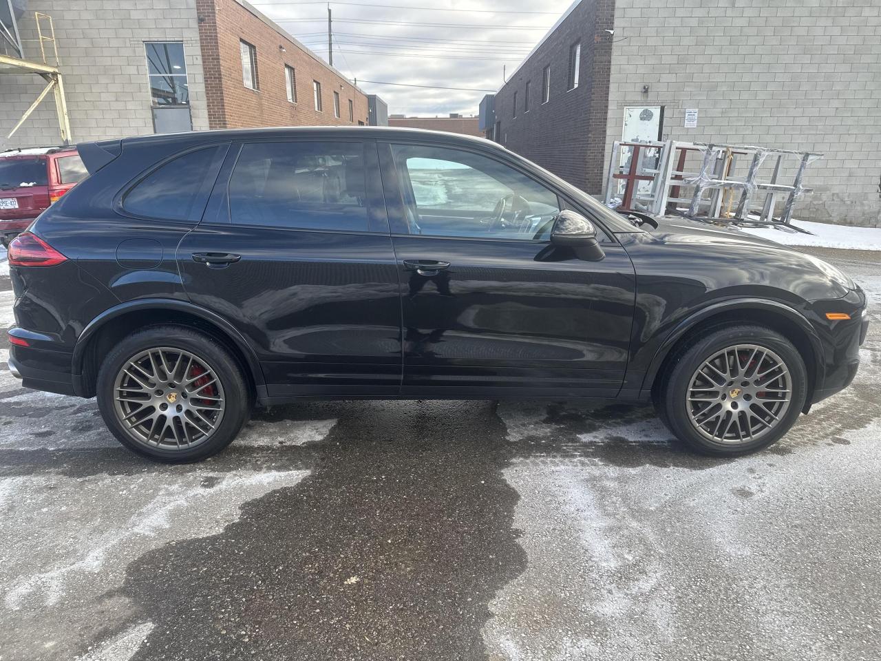 2017 Porsche Cayenne  Photo4