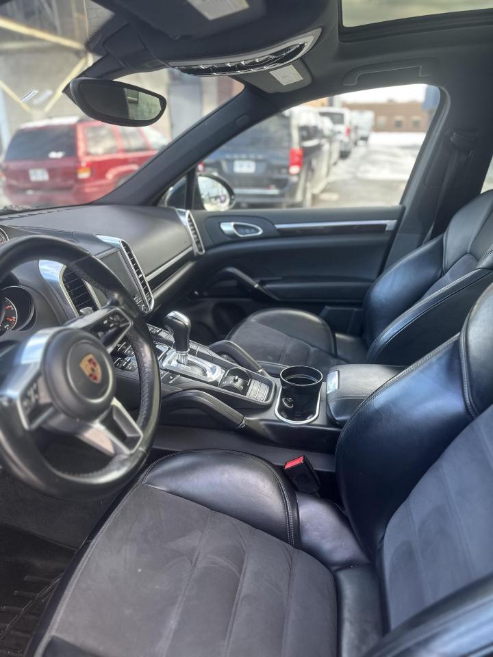 2017 Porsche Cayenne  Photo