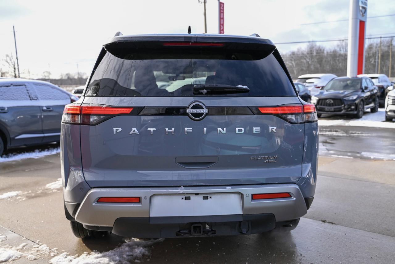 2024 Nissan Pathfinder Platinum/ Nissan Company Vehicle Photo