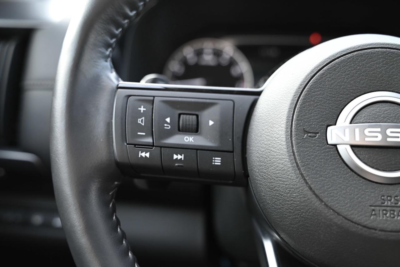 2024 Nissan Pathfinder Platinum/ Nissan Company Vehicle Photo