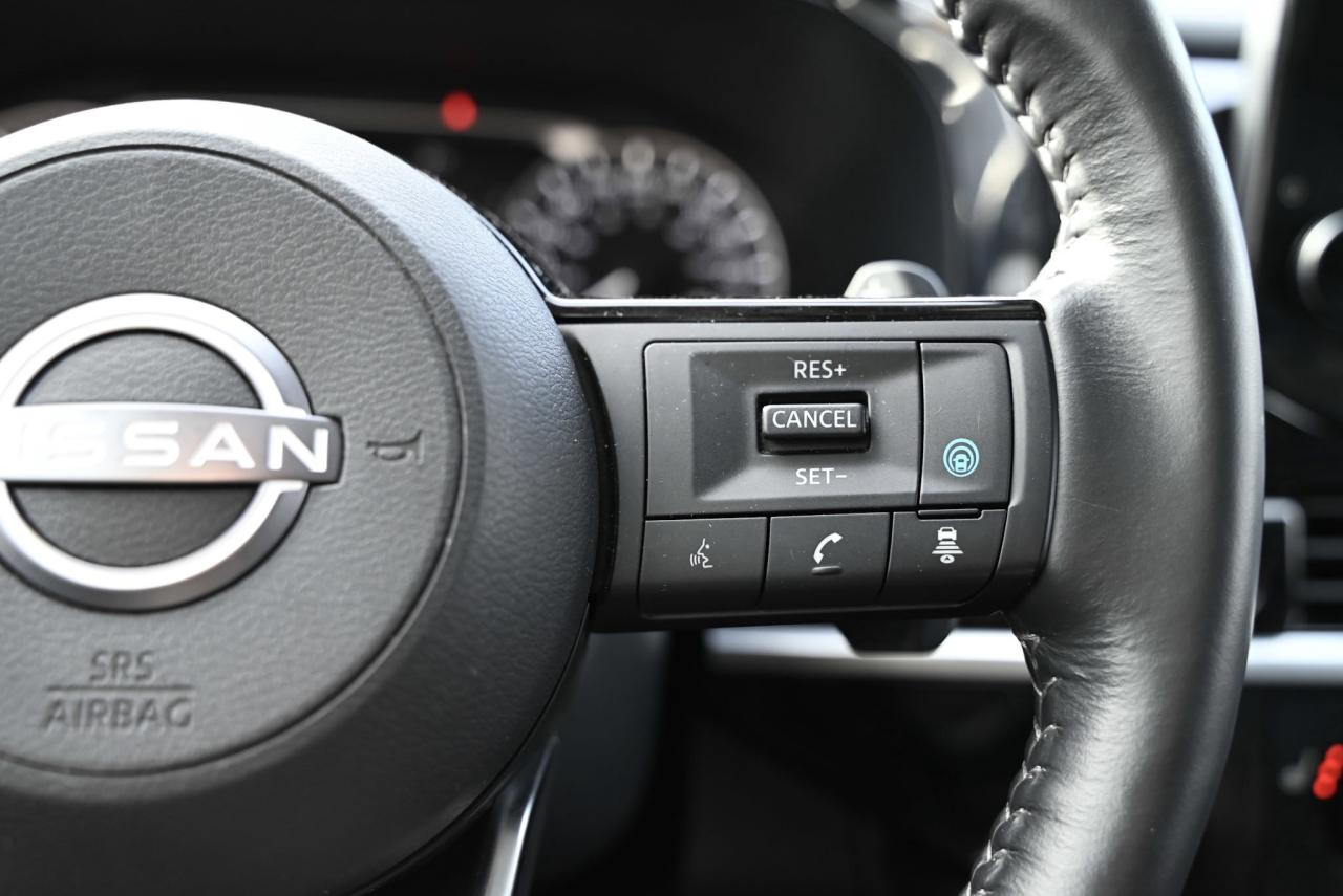 2024 Nissan Pathfinder Platinum/ Nissan Company Vehicle/Only 12,000 kilo Photo