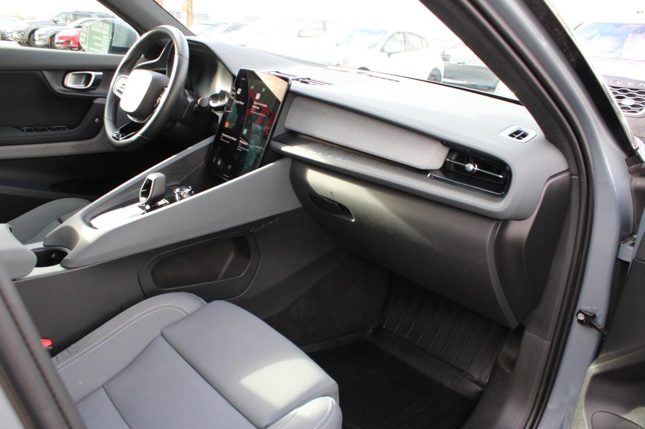 2021 Polestar 2 LAUNCH EDITION Photo