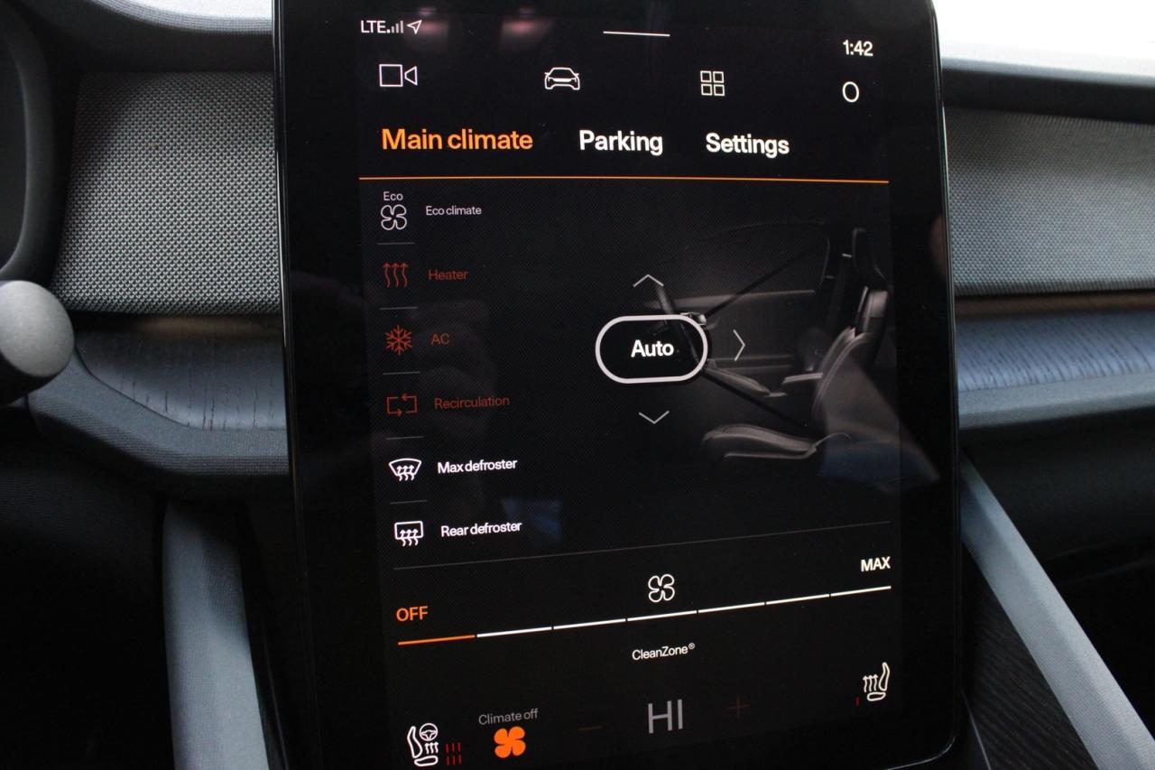 2021 Polestar 2 LAUNCH EDITION Photo