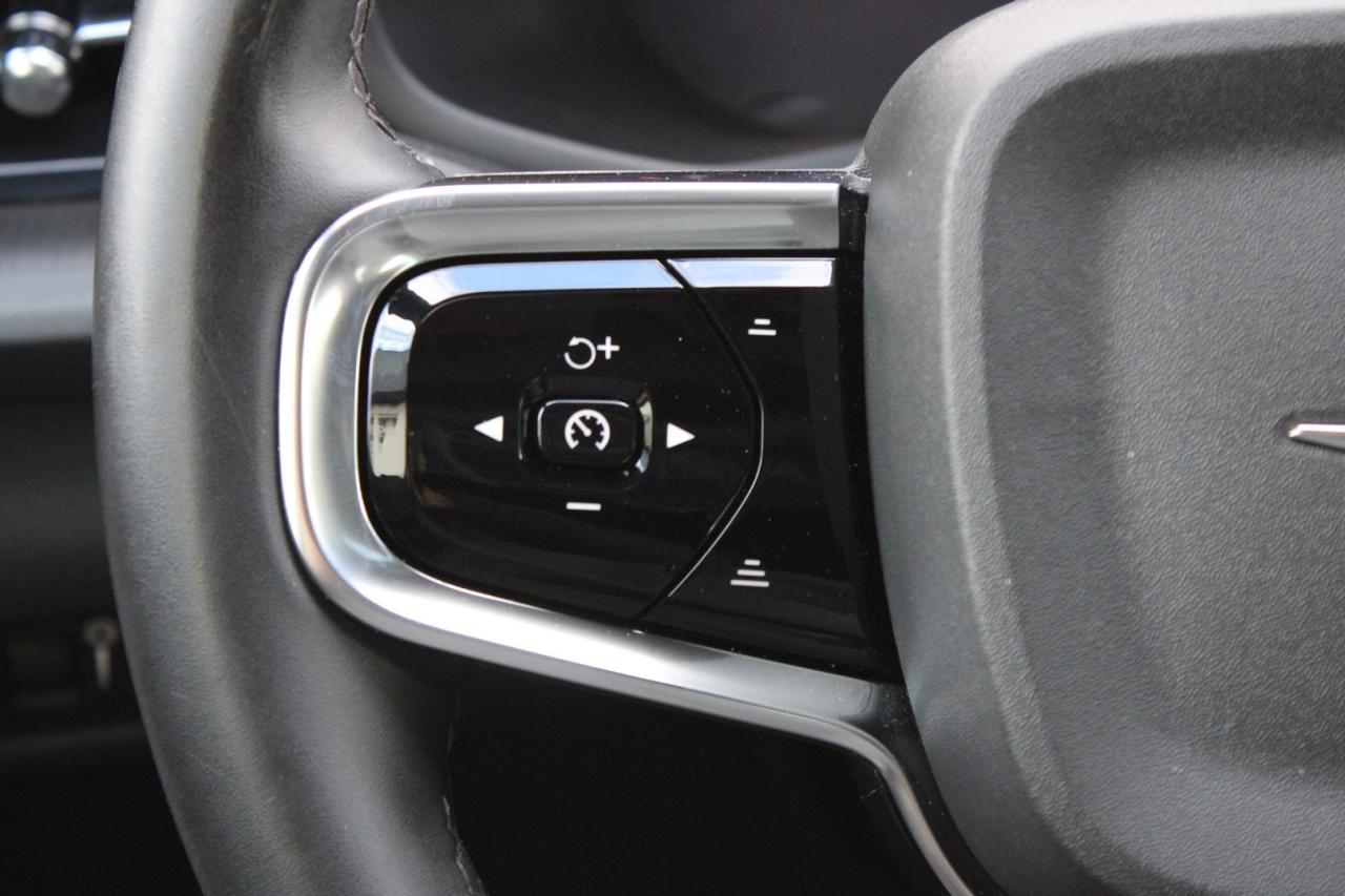 2021 Polestar 2 LAUNCH EDITION Photo