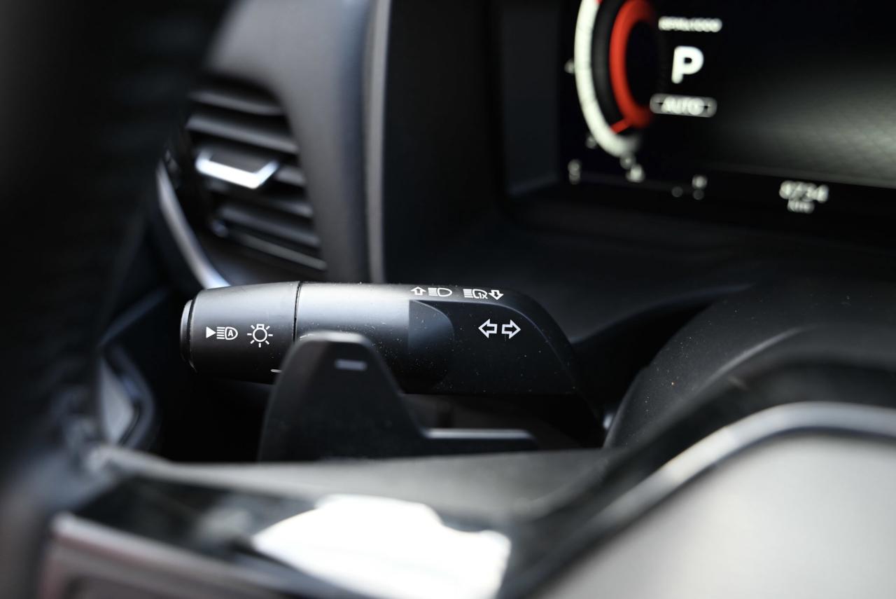 2025 Nissan Rogue Platinum/ AWD/ ONLY 8700 kilo/ Nissan Company Vehi Photo