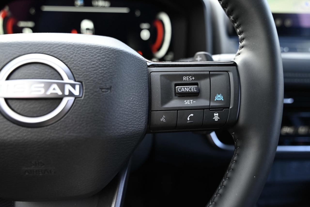 2025 Nissan Rogue Platinum/ AWD/ ONLY 8700 kilo/ Nissan Company Vehi Photo