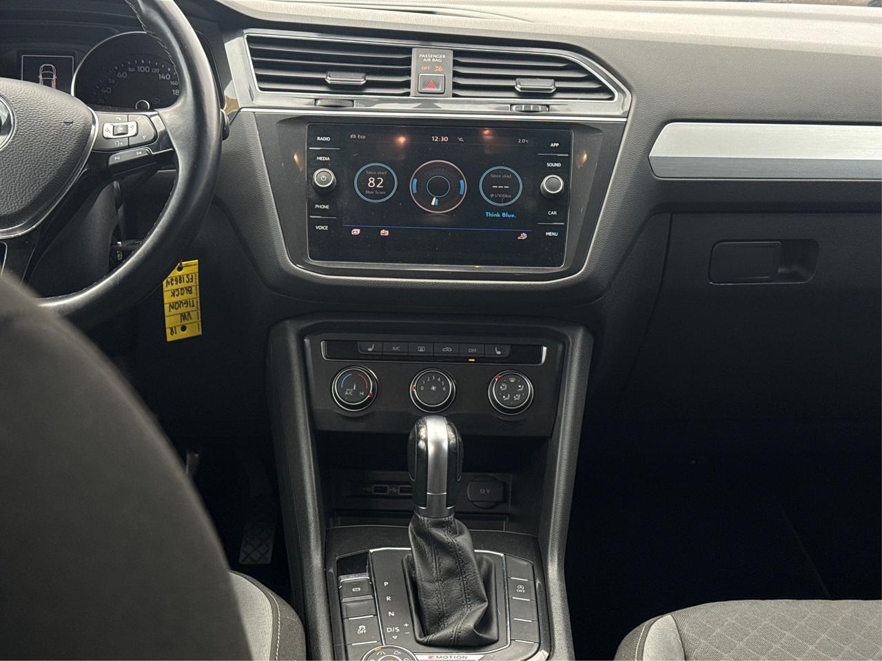 2018 Volkswagen Tiguan 4WD HEATED SEATS REAR CAM WE FINANCE ALL CREDIT! Photo