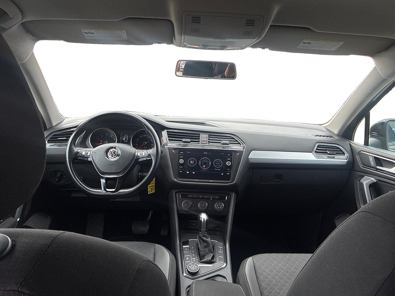 2018 Volkswagen Tiguan 4WD HEATED SEATS REAR CAM WE FINANCE ALL CREDIT! Photo