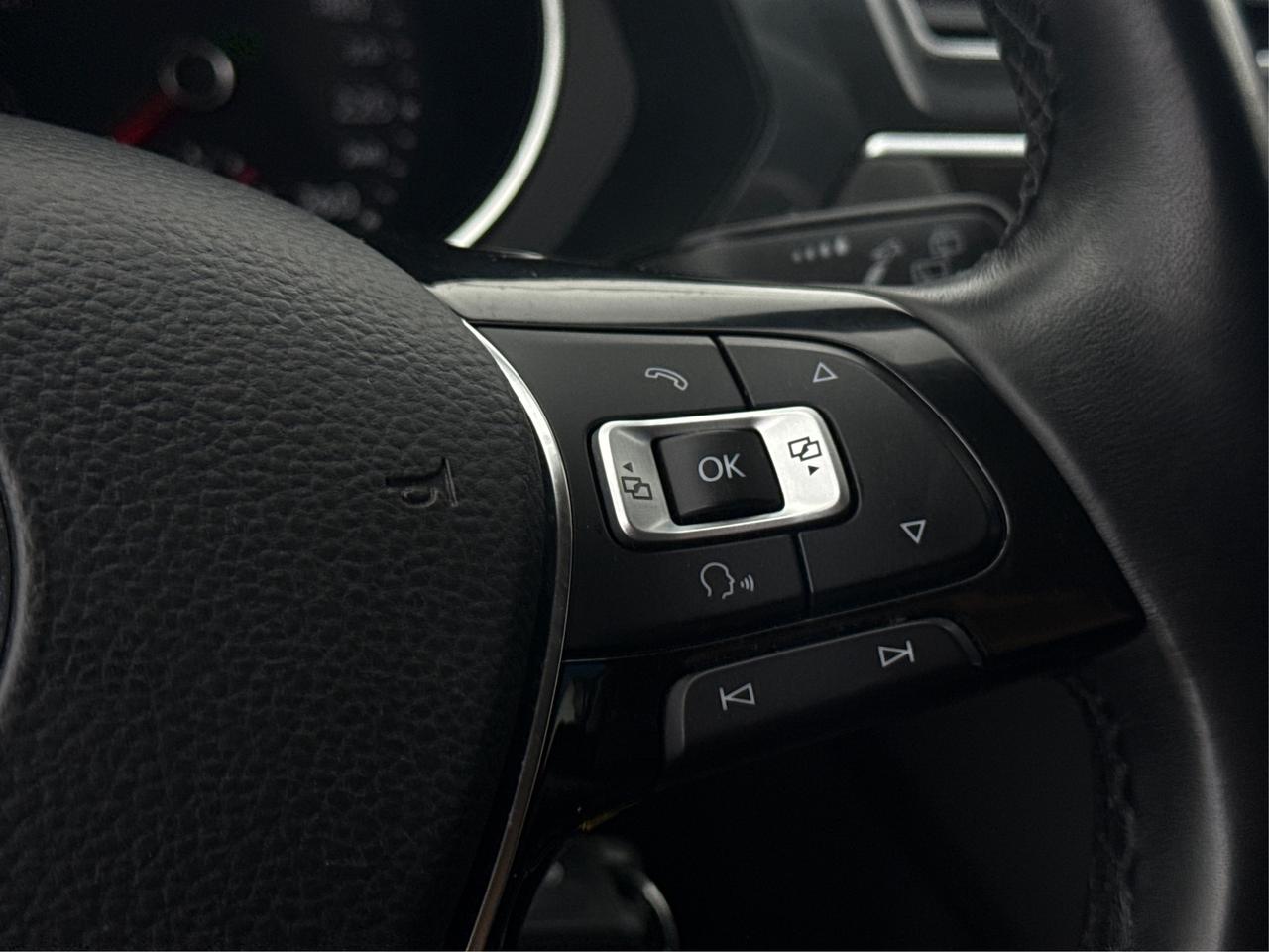 2018 Volkswagen Tiguan 4WD HEATED SEATS REAR CAM WE FINANCE ALL CREDIT! Photo