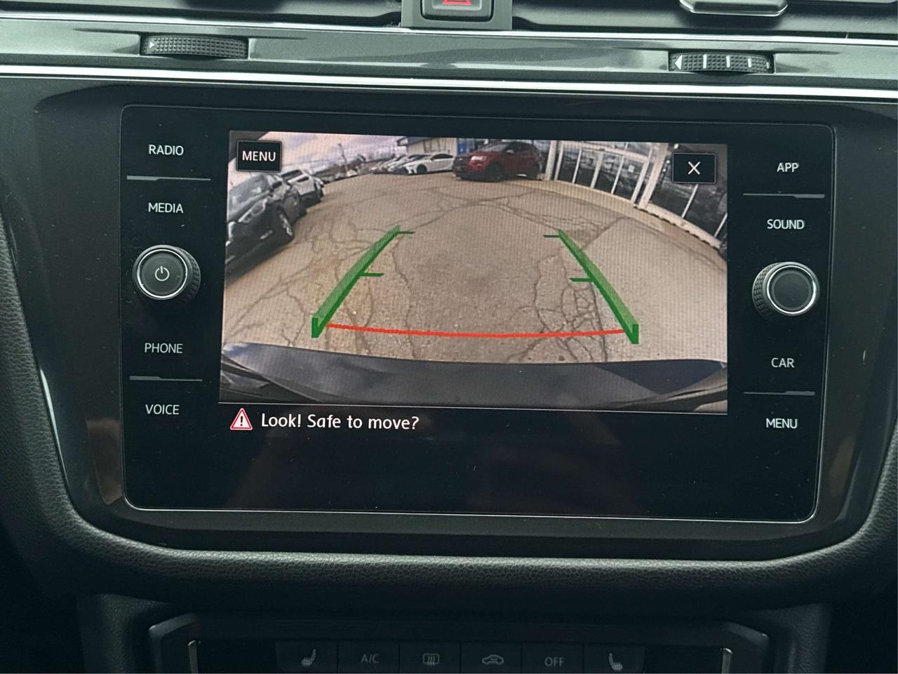 2018 Volkswagen Tiguan 4WD CERTIFIED HEATED SEATS WE FINANCE ALL CREDIT! Photo