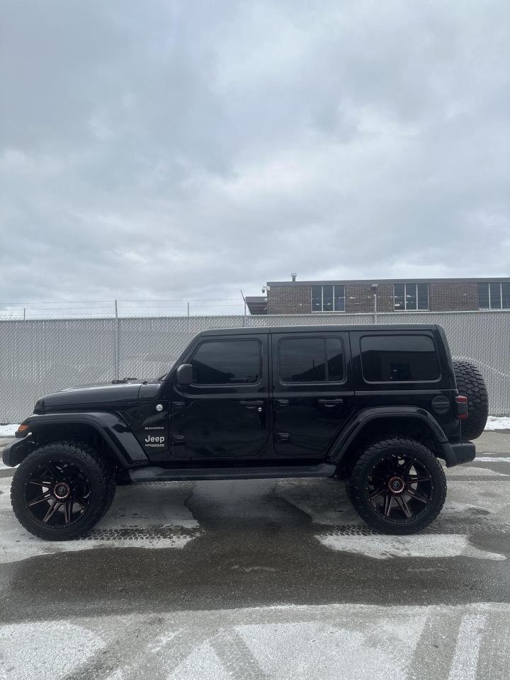 2019 Jeep WRANGLER UNLIMITED SAHARA 4x4, BACK UP CAMERA, LEATHER, ALLOYS Photo