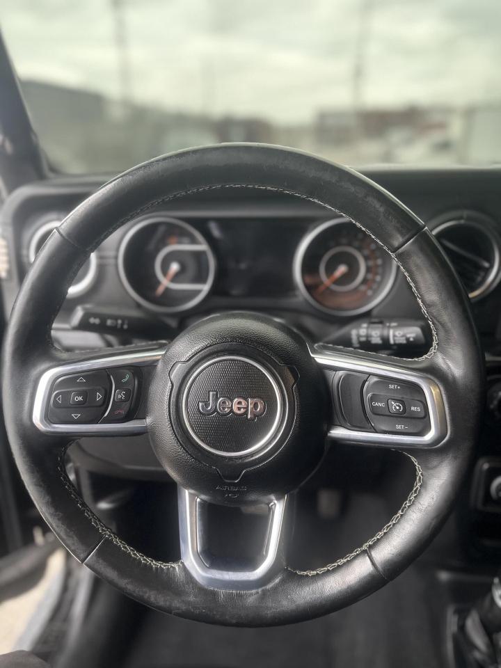 2019 Jeep WRANGLER UNLIMITED SAHARA 4x4, BACK UP CAMERA, LEATHER, ALLOYS Photo