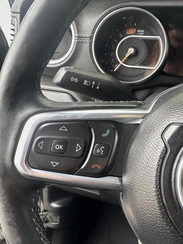 2019 Jeep WRANGLER UNLIMITED SAHARA 4x4, BACK UP CAMERA, LEATHER, ALLOYS Photo