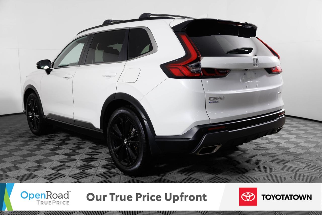 2023 Honda CR-V Hybrid TOURING! ACCIDENT FREE! ELIGIBLE FOR OPEN ROAD LEA Photo