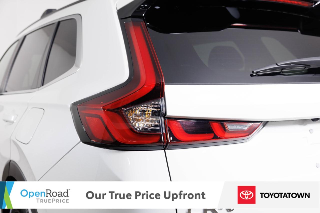2023 Honda CR-V Hybrid TOURING! ACCIDENT FREE! ELIGIBLE FOR OPEN ROAD LEA Photo