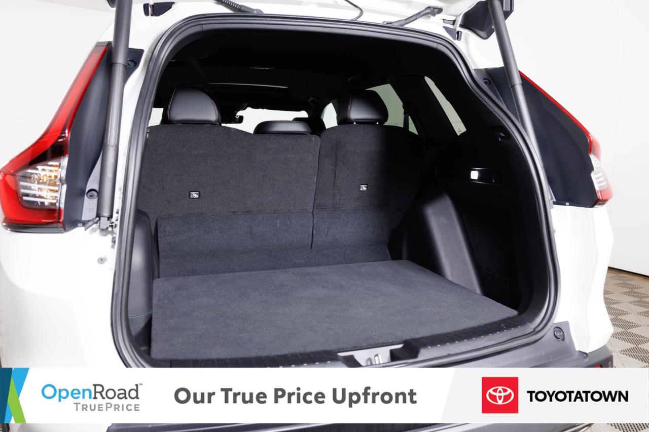 2023 Honda CR-V Hybrid TOURING! ACCIDENT FREE! ELIGIBLE FOR OPEN ROAD LEA Photo