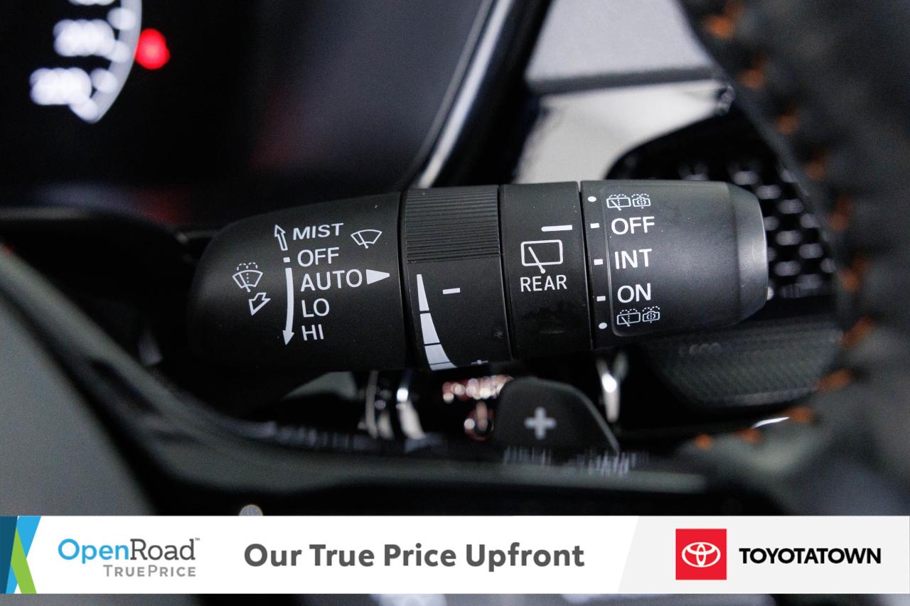 2023 Honda CR-V Hybrid TOURING! ACCIDENT FREE! ELIGIBLE FOR OPEN ROAD LEA Photo