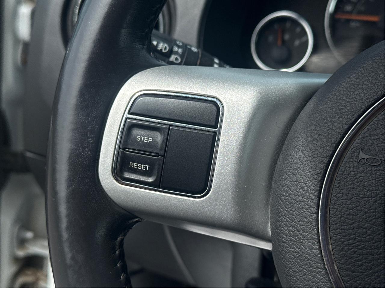 2017 Jeep Compass LEATHER SUNROOF LOADED WE FINANCE ALL CREDIT Photo