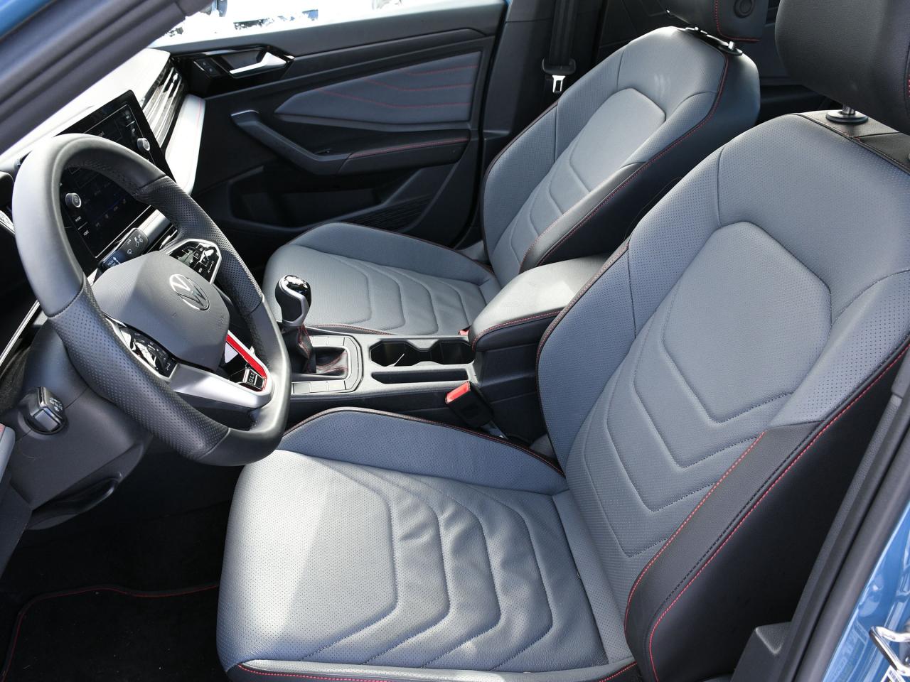 2025 Volkswagen Jetta GLI  Photo