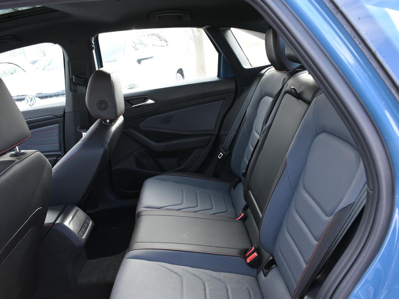 2025 Volkswagen Jetta GLI  Photo