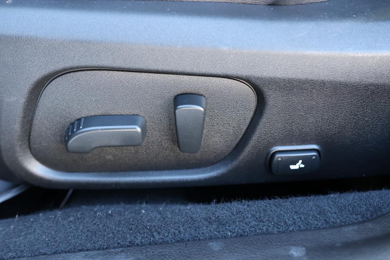 2019 Subaru WRX SPORT-TECH-AWD-6S MAN/NAV/LEATHER/SUNROOF/CARPLAY/ Photo