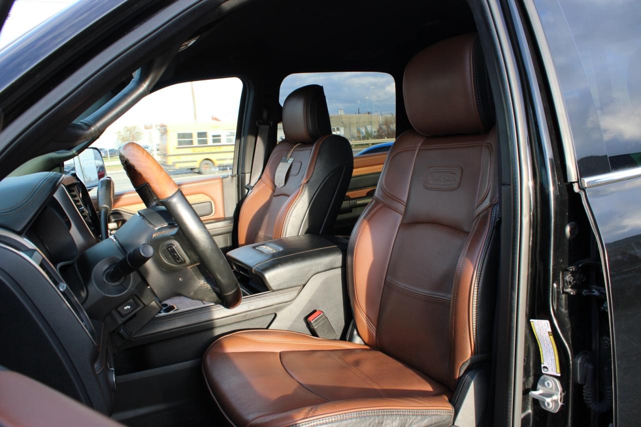 2022 RAM 3500 Longhorn Crew Cab 4WD DRW DUALLY ACCIDENT FREE SAF Photo