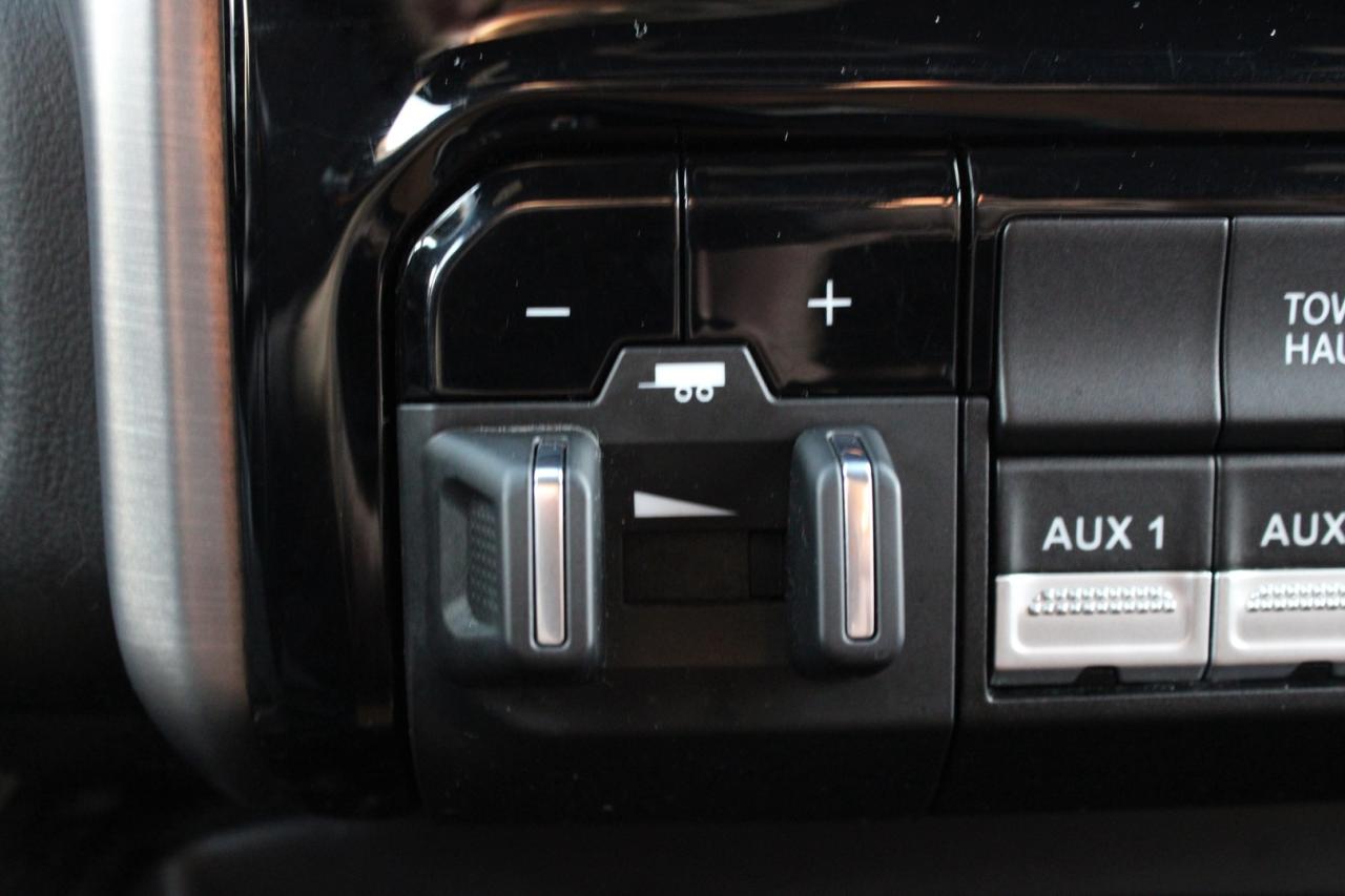 2022 RAM 3500 Longhorn Crew Cab 4WD DRW DUALLY ACCIDENT FREE SAF Photo