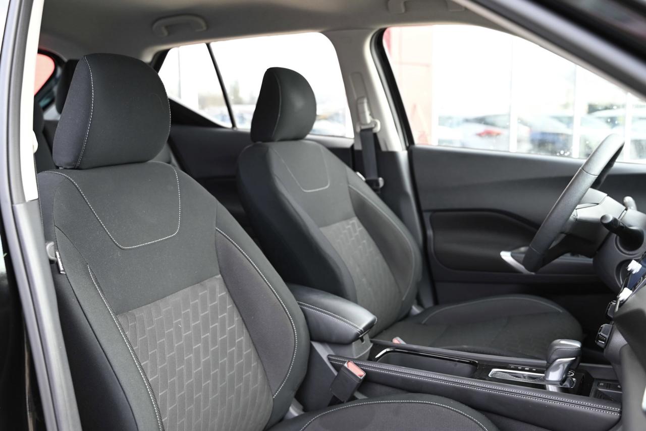 2024 Nissan Kicks SV FWD/ Nissan Company Vehicle/ Low kilo / Photo