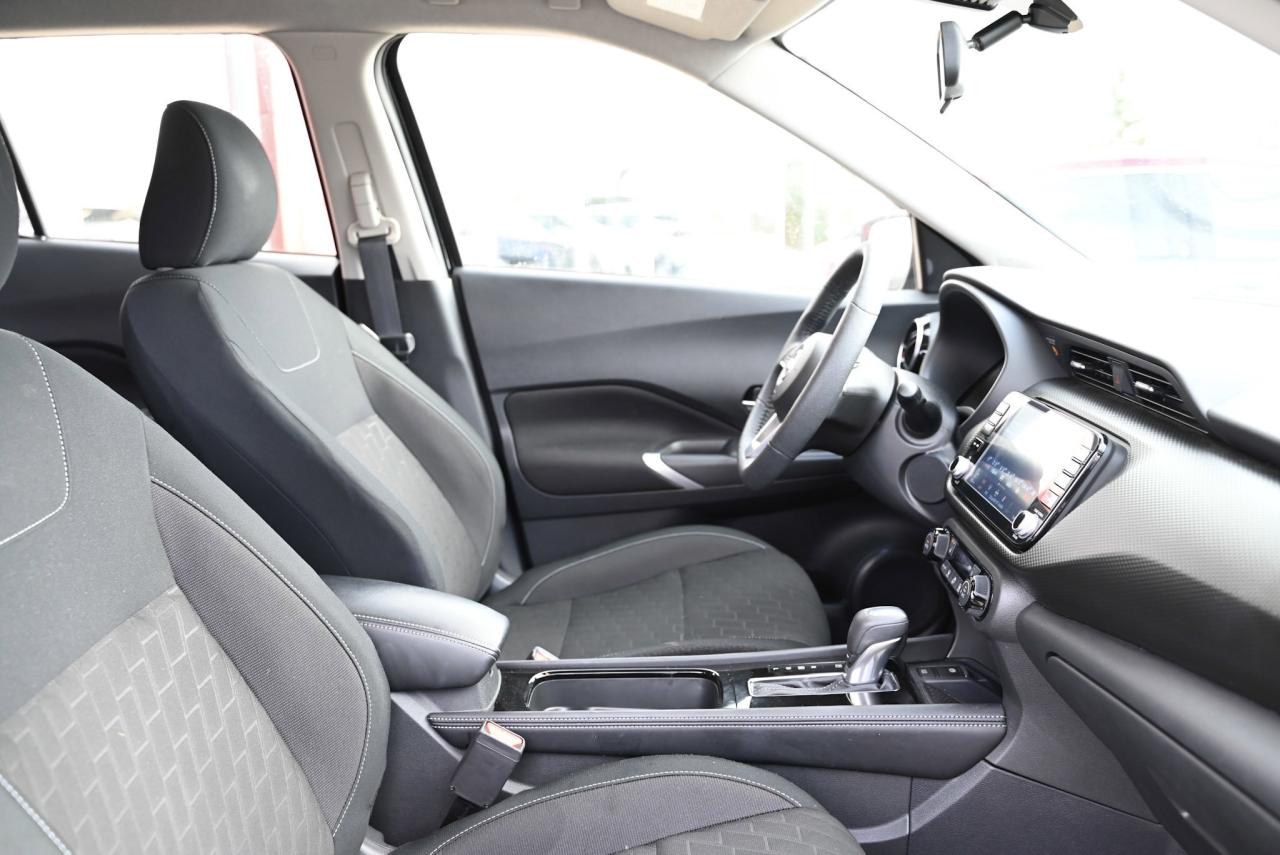 2024 Nissan Kicks SV FWD/ Nissan Company Vehicle/ Low kilo / Photo