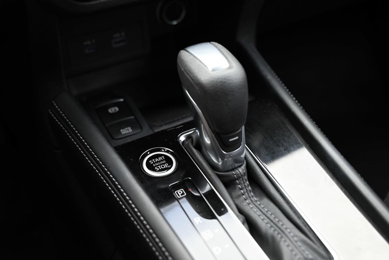 2024 Nissan Kicks SV FWD/ Nissan Company Vehicle/ Low kilo / Photo