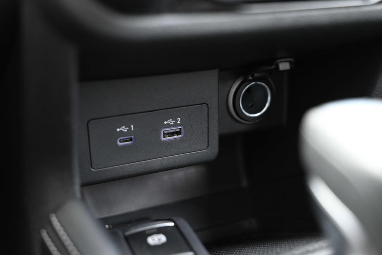 2024 Nissan Kicks SV FWD/ Nissan Company Vehicle Photo