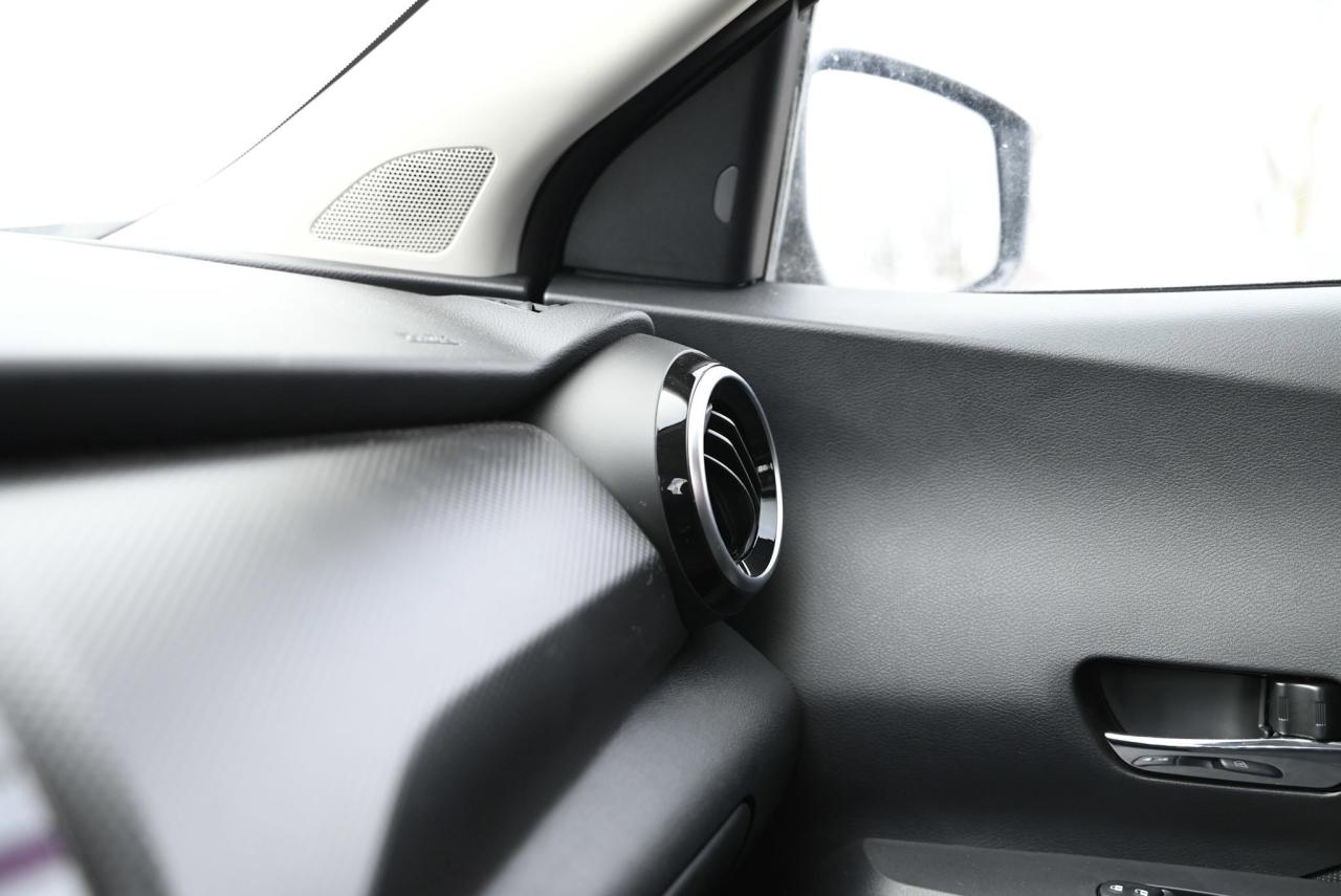 2024 Nissan Kicks SV FWD/ Nissan Company Vehicle/ Low kilo / Photo