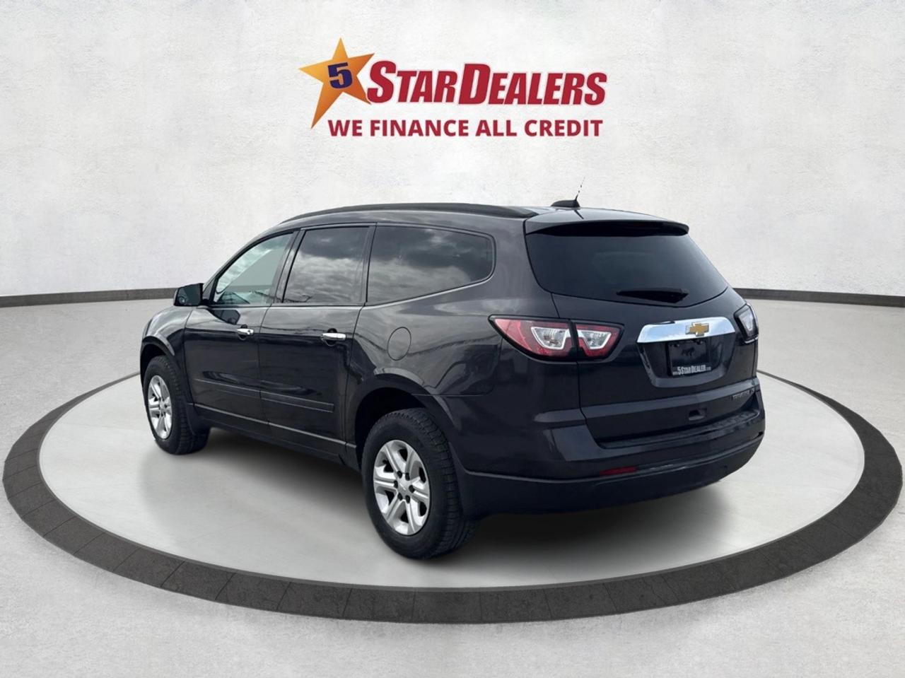 2016 Chevrolet Traverse FWD 7 PASS CLEAN MUST SEE WE FINANCE ALL CREDIT! Photo4