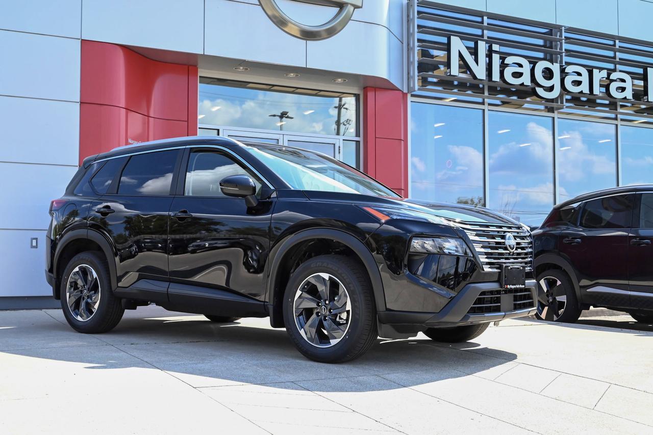 2025 Nissan Rogue SV PREMIUM   LEATHER   360 CAM/ POWER LIFTGATE Photo2