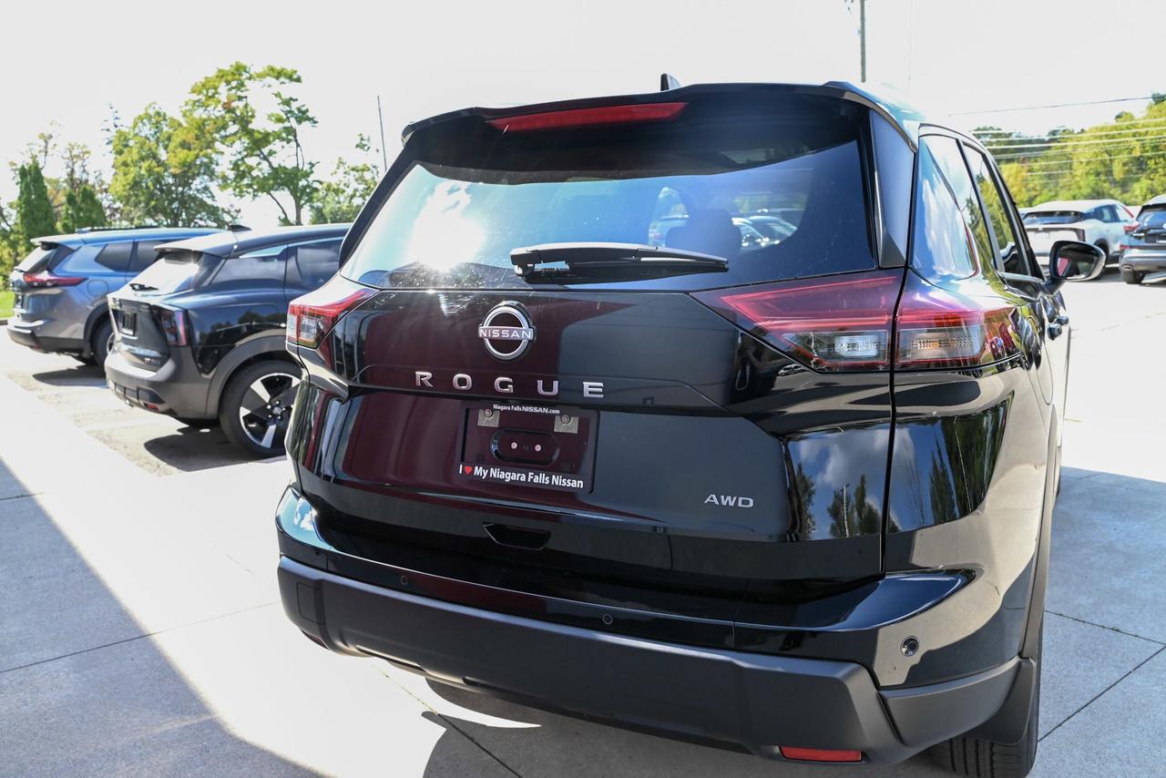 2025 Nissan Rogue SV PREMIUM   LEATHER   360 CAM/ POWER LIFTGATE Photo3