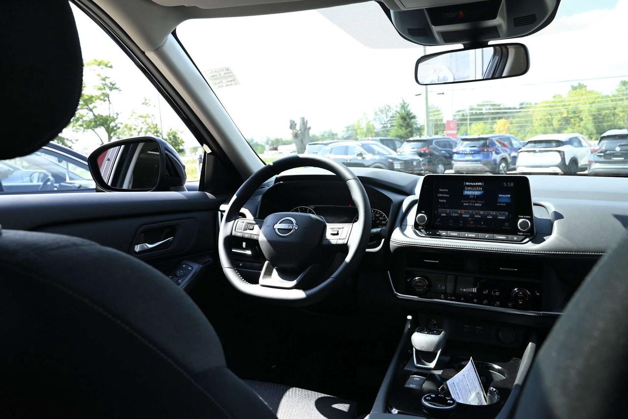 2025 Nissan Rogue SV PREMIUM   LEATHER   360 CAM/ POWER LIFTGATE Photo