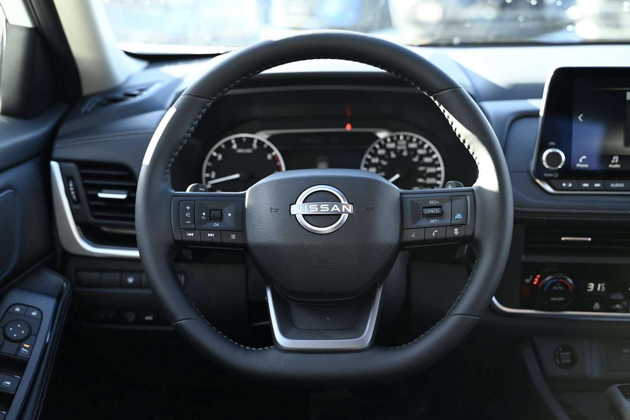 2025 Nissan Rogue SV PREMIUM   LEATHER   360 CAM/ POWER LIFTGATE Photo