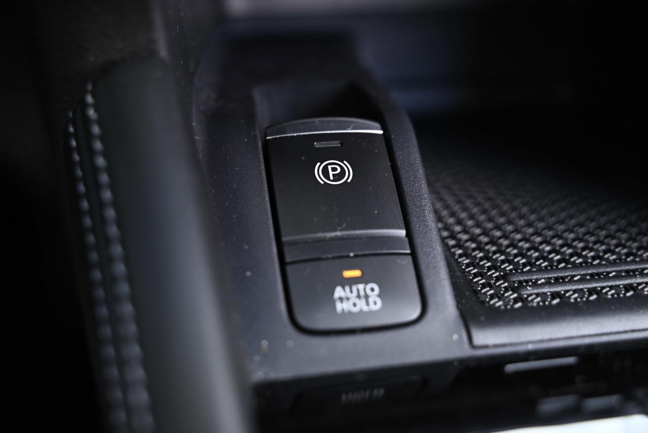 2024 Nissan Kicks SR PKG/ Leather/ ONLY 5000 KILO WOW! Photo