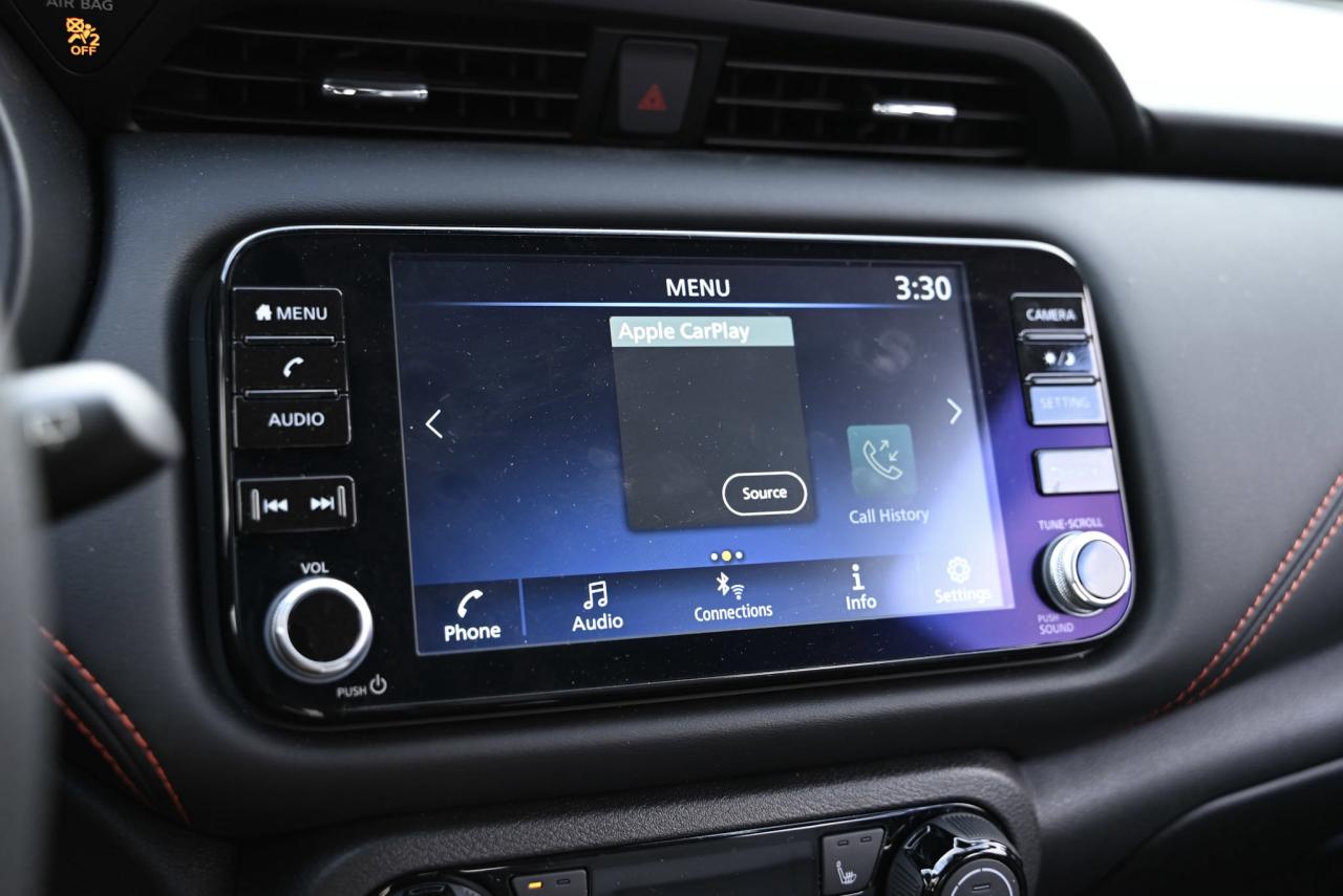 2024 Nissan Kicks SR PKG/ Leather/ ONLY 5000 KILO WOW! Photo